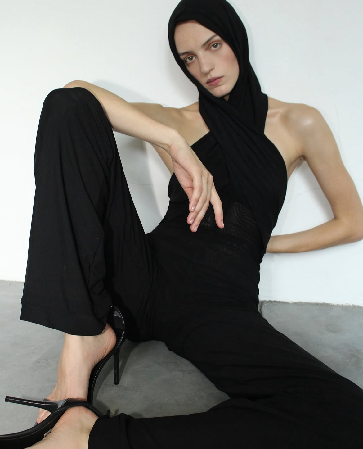 HOODED JUMPSUIT BLACK